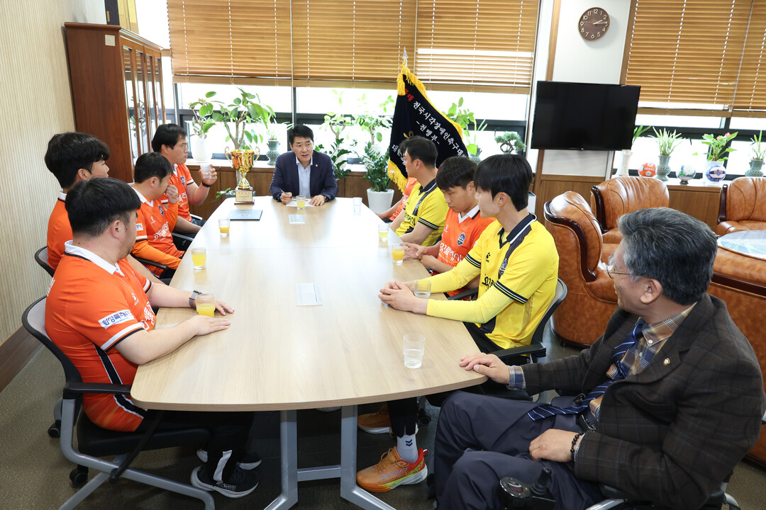 화성특례시의회 “한계를 넘어선 감동”... 화성시각축구단