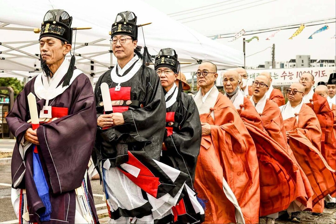 “도시의 중심은 사람”...정명근 시장, 용주사에서 되새긴 정조의 애민정신